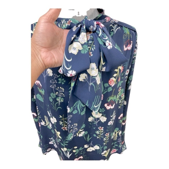 LOFT S Top Navy Blue Floral Print Bow Tied V Neckline Long Sleeve Blouse Sz M - Picture 8 of 16